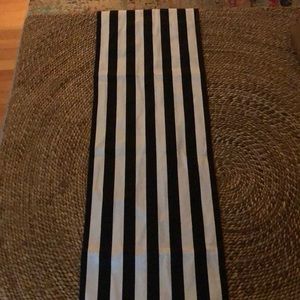 Black and white table runner